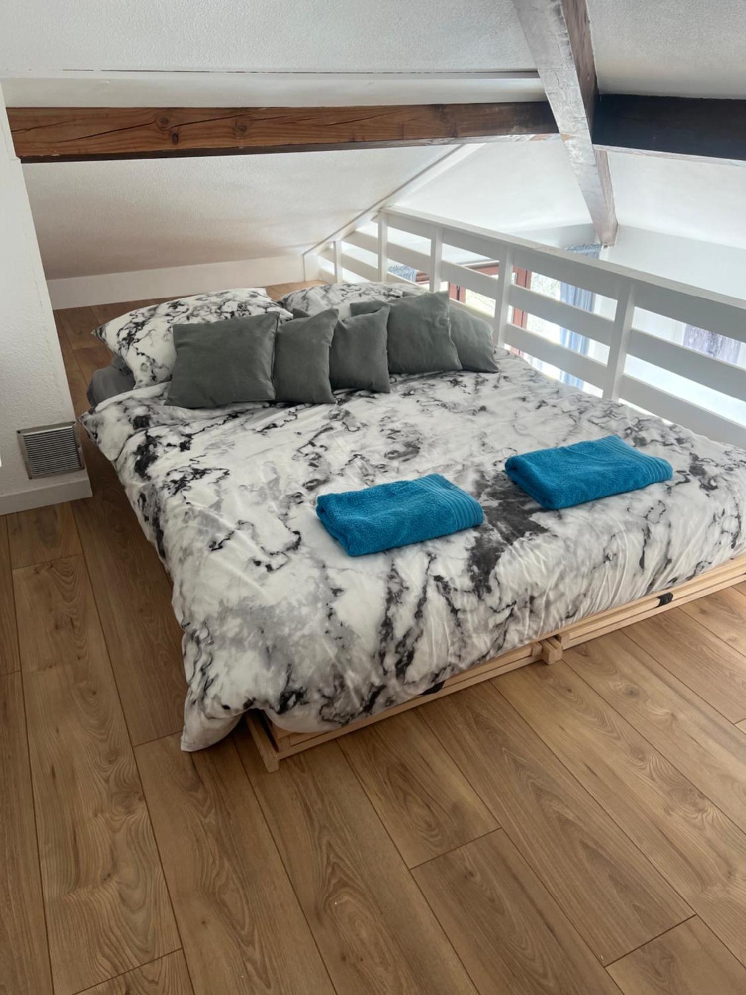 Lovely Perfect For Couples Close To *