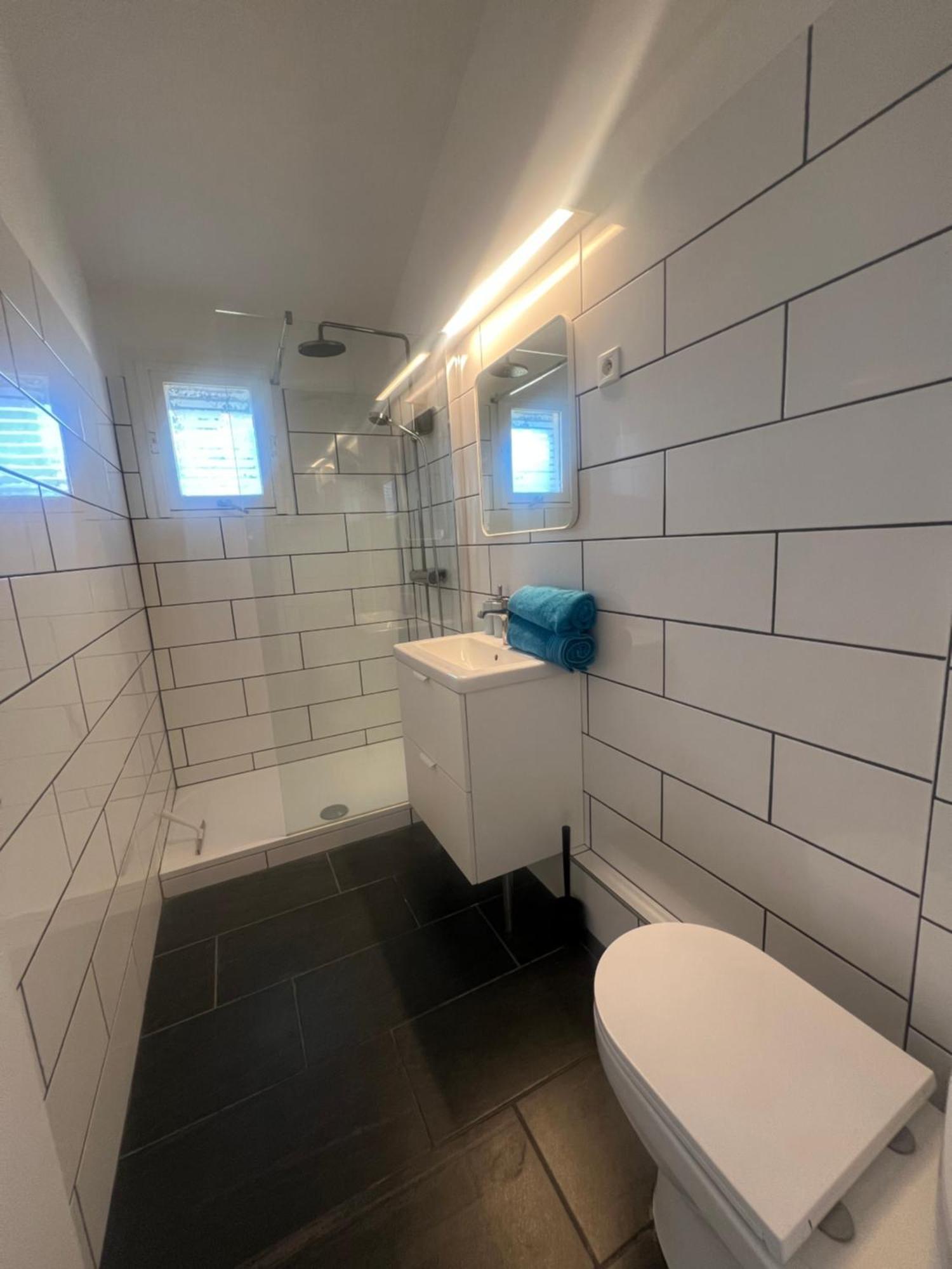 Lovely Perfect For Couples Close To Apartment